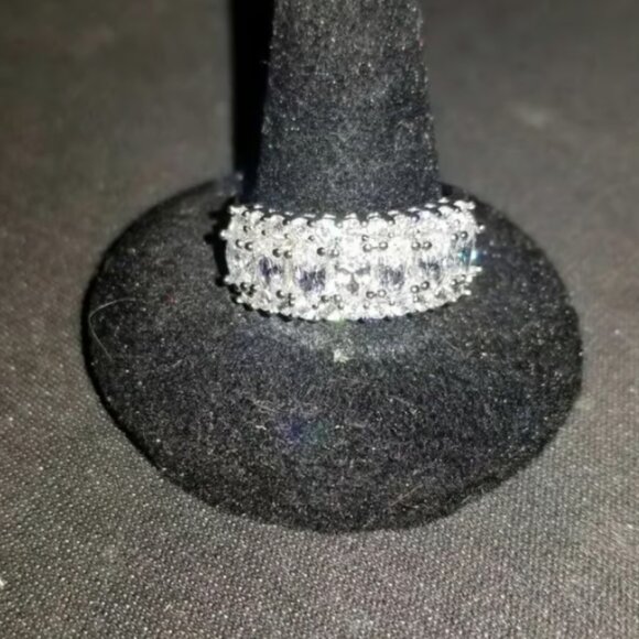 18k WGP Emerald Cut Ring - Picture 7 of 7